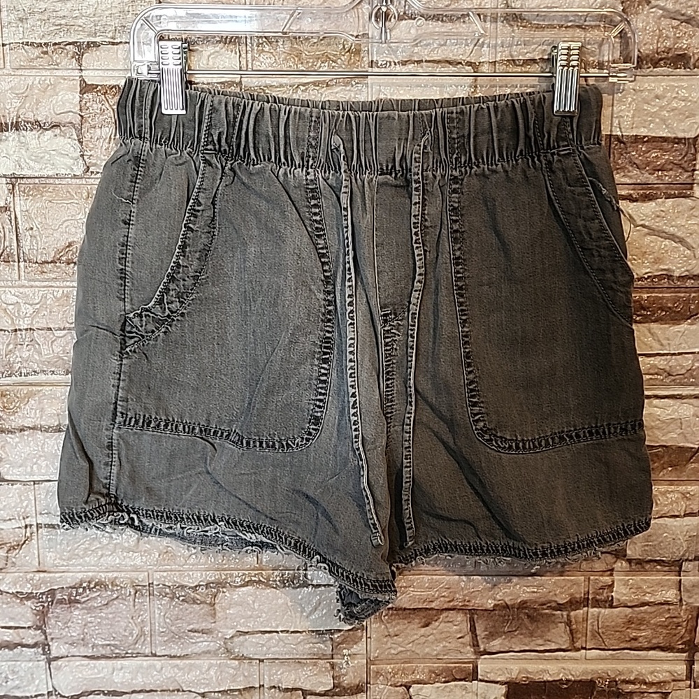 Time And Tru Gray Shorts